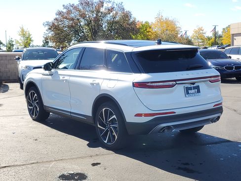 New 2026 Lincoln Corsair Reserve image 3