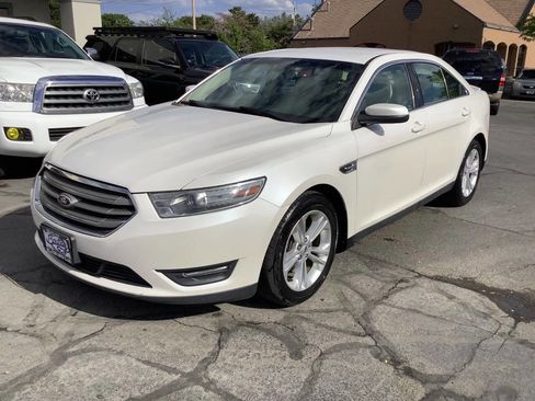 Used 2014 Ford Taurus SEL w/ Equipment Group 201A FWD image 19