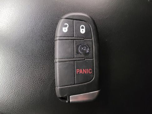 Used 2018 Jeep Grand Cherokee Laredo RWD image 32