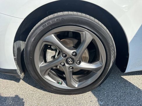 Used 2020 Hyundai Veloster 2.0 image 39