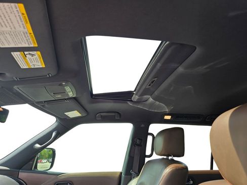 Used 2020 Nissan Armada Platinum w/ Platinum Reserve Package image 18