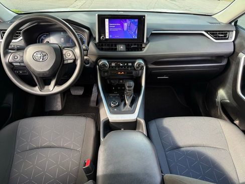Used 2024 Toyota RAV4 XLE AWD/4WD image 11