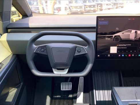 Used 2025 Tesla Cybertruck AWD Crew Cab image 5