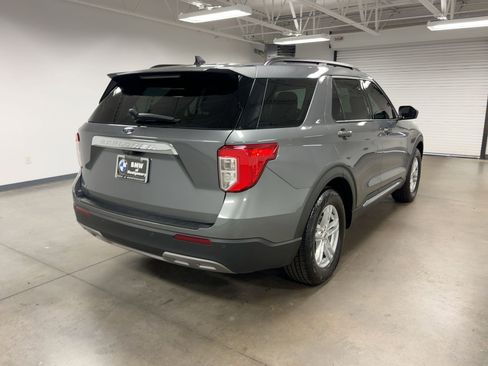 Used 2022 Ford Explorer XLT w/ Equipment Group 202A image 7