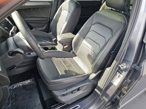 Used 2022 Volkswagen Tiguan SEL R-Line AWD/4WD image 6