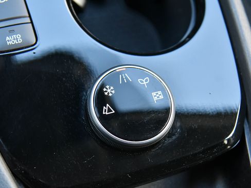 Used 2024 Nissan Rogue SV image 26