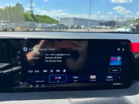 New 2026 Nissan Kicks SV w/ Charging Package FWD image 18