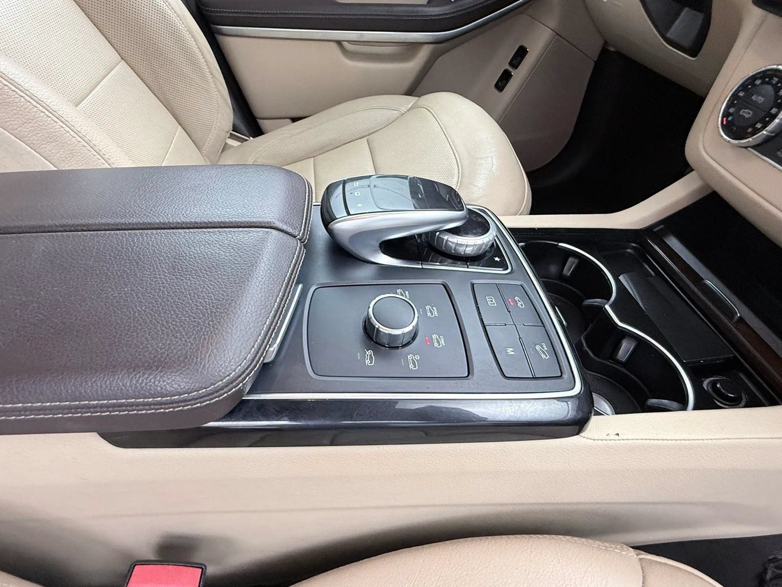 Used 2017 Mercedes-Benz GLS 550 4MATIC w/ Driver Assistance Package image 11