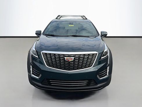 New 2026 Cadillac XT5 Luxury image 2