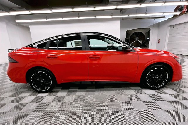 New 2027 Nissan Sentra SR FWD image 19