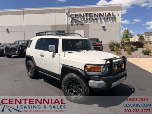 Used 2014 Toyota FJ Cruiser 4WD w/ Convenience Package image 1