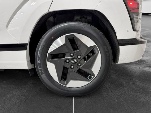 Used 2024 Hyundai Kona Limited FWD image 34