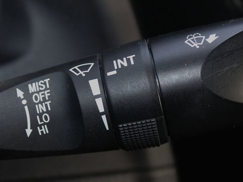 Used 2018 Toyota Corolla LE image 24