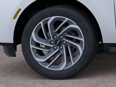New 2026 Lincoln Navigator Premiere AWD/4WD image 19