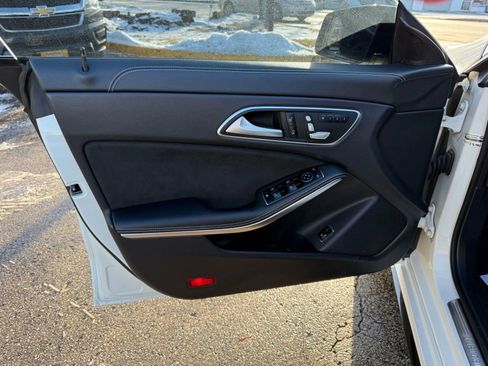 Used 2018 Mercedes-Benz CLA 250 4MATIC image 9