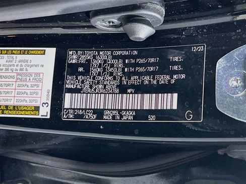 Used 2024 Toyota 4Runner TRD Off-Road Premium w/ Moonroof Package AWD/4WD image 32