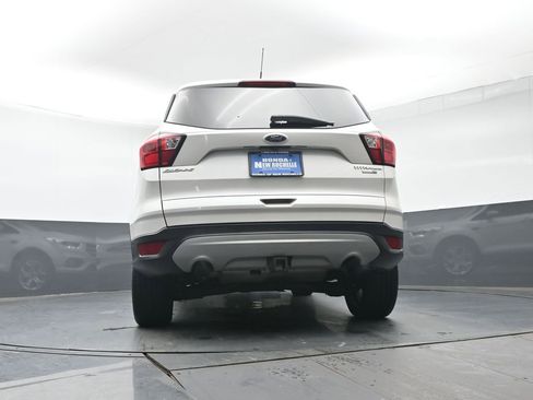 Used 2019 Ford Escape Titanium image 36