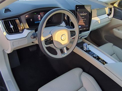 New 2026 Volvo XC60 B5 Ultra w/ Protection Package Premier image 9