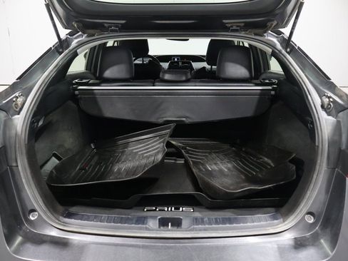 Used 2022 Toyota Prius XLE image 17