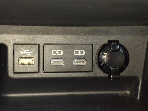 Used 2023 Toyota Highlander LE image 10