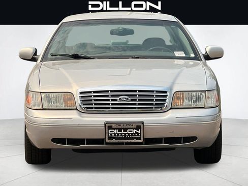 Used 2002 Ford Crown Victoria LX RWD image 9