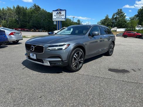 Used 2019 Volvo V90 T5 Cross Country AWD/4WD image 1