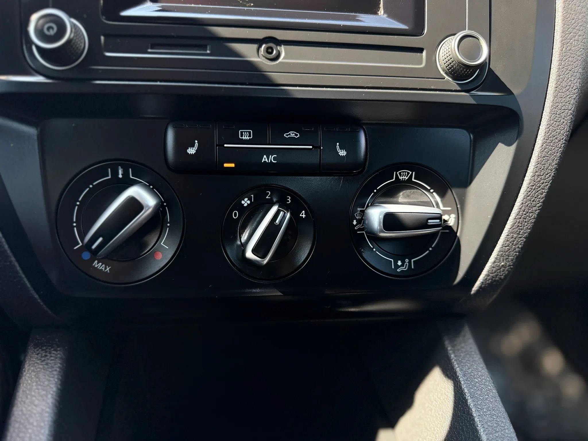 Used 2018 Volkswagen Jetta Wolfsburg Edition FWD image 27