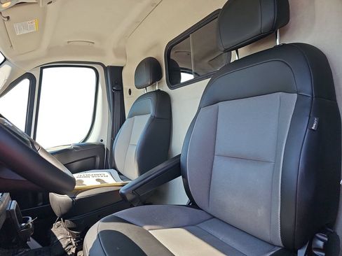 Used 2025 RAM ProMaster 2500 w/ Convenience Group FWD image 15