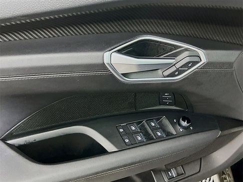 Used 2022 Audi e-tron GT Premium Plus image 17