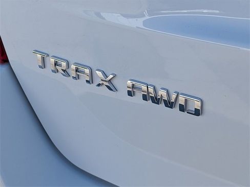 Used 2022 Chevrolet Trax LS w/ Tint and Cruise Package image 11