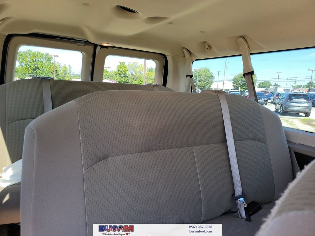 Used 2009 Ford E-350 and Econoline 350 XLT RWD image 7