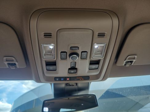 Used 2025 GMC Yukon XL Denali w/ Sun & Power Step Package AWD/4WD image 31