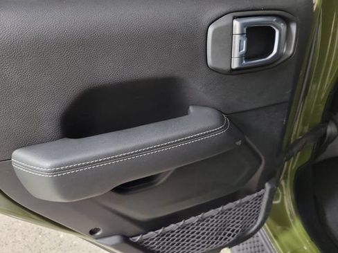 Used 2021 Jeep Wrangler Unlimited Sahara AWD/4WD image 13