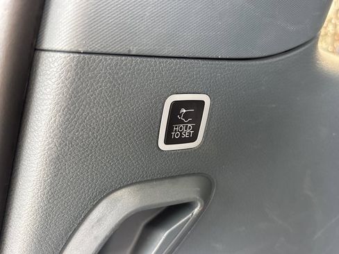 Used 2023 Jeep Grand Wagoneer Series II w/ Premium Group II image 10