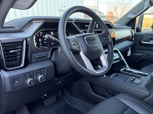 New 2026 GMC Sierra 2500 Denali w/ Denali Reserve Package image 13