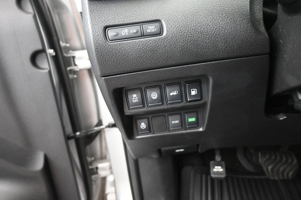 Used 2018 Nissan Rogue SL FWD image 14