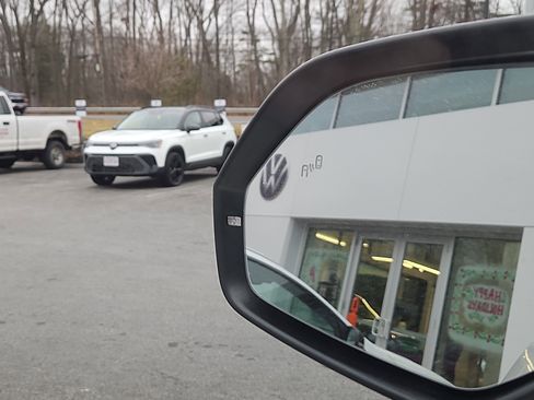 Certified 2022 Volkswagen Atlas SEL R-Line image 20