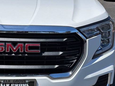 Used 2024 GMC Terrain SLE FWD image 51