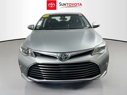 Used 2018 Toyota Avalon XLE image 10