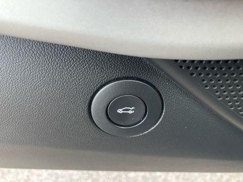 Used 2020 Chevrolet Camaro LS RWD image 14