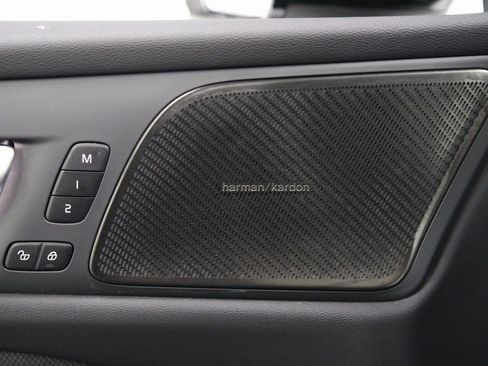 Used 2024 Volvo S60 B5 Plus w/ Climate Package image 23