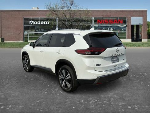 Certified 2025 Nissan Rogue SL image 2