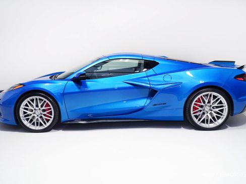Used 2024 Chevrolet Corvette Z06 RWD image 4