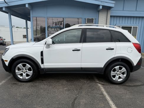 Used 2015 Chevrolet Captiva Sport LS image 2