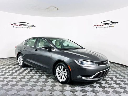 Used 2015 Chrysler 200 Limited w/ Convenience Group image 1