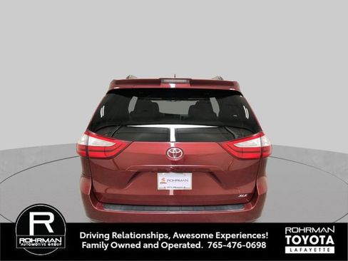 Used 2019 Toyota Sienna XLE FWD image 5