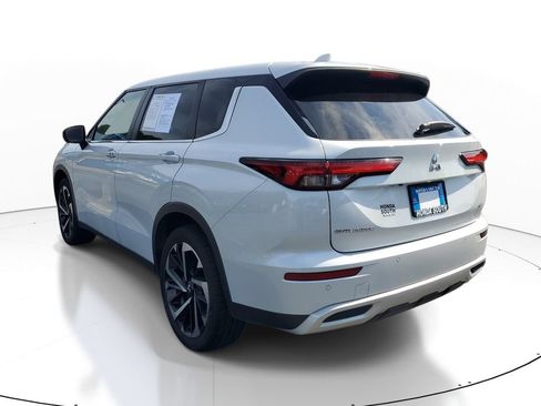 Used 2024 Mitsubishi Outlander SE Black Edition FWD image 4