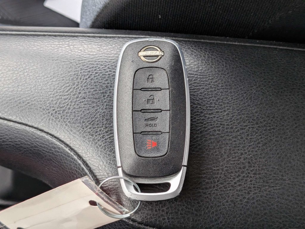 Used 2024 Nissan Versa SV FWD image 29