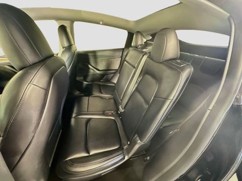 Used 2022 Tesla Model Y Long Range AWD/4WD image 27