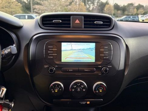 Used 2019 Kia Soul FWD image 19
